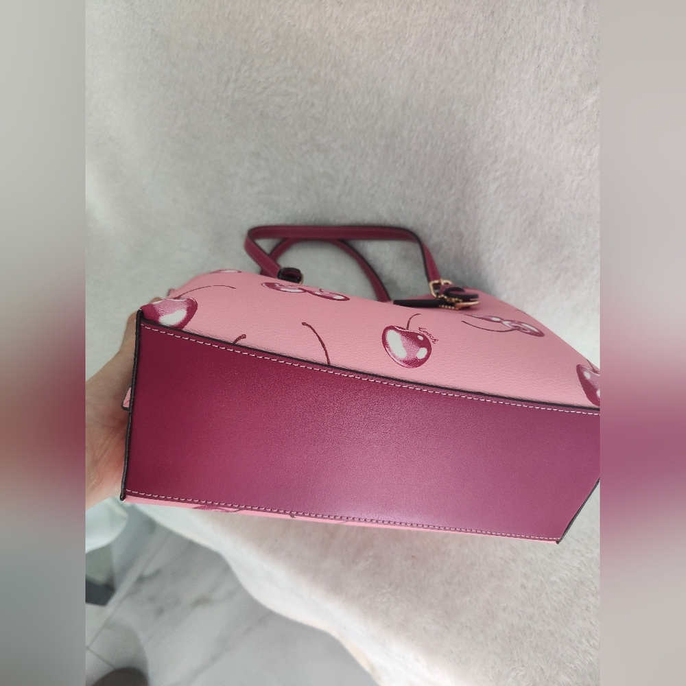 🍒🍒🍒Mollie Tote Bag 25 With Cherry Print - Picture 8 of 9